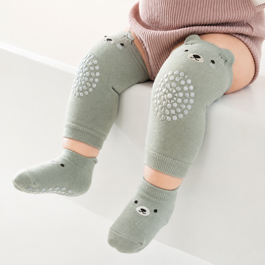 Non-Slip Crawling Set